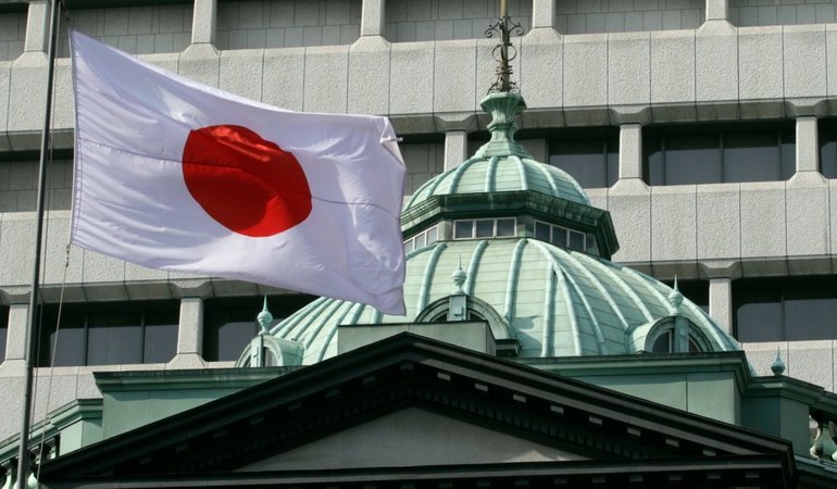 Japanese market declines sharply